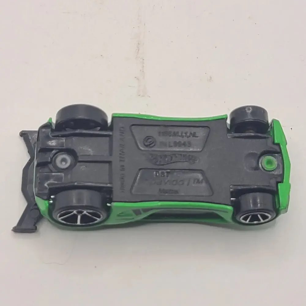 Hot Wheels Green Impavido 1 1:64 Scale Diecast Toy Car